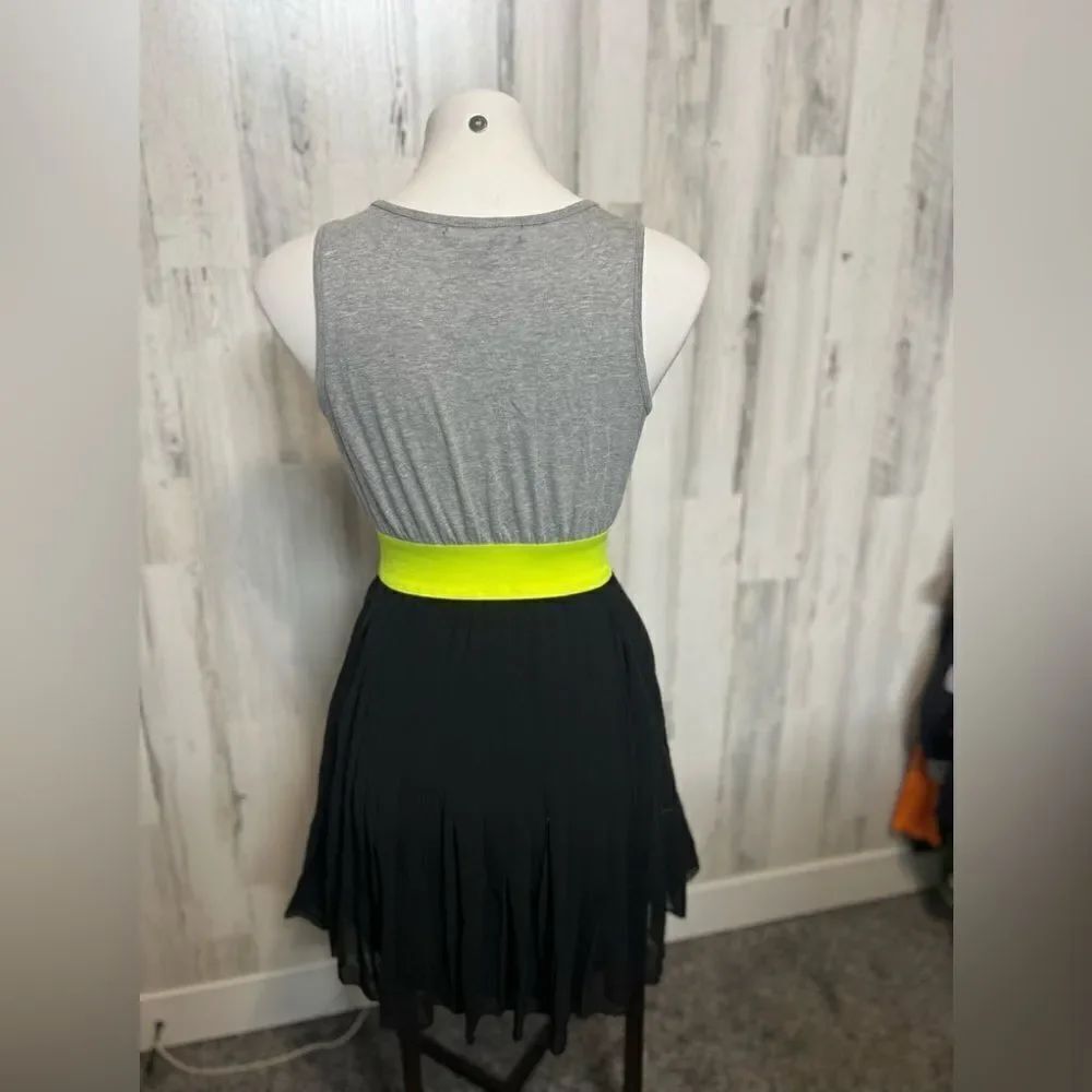 Gray and black dress - Picture 3 of 6